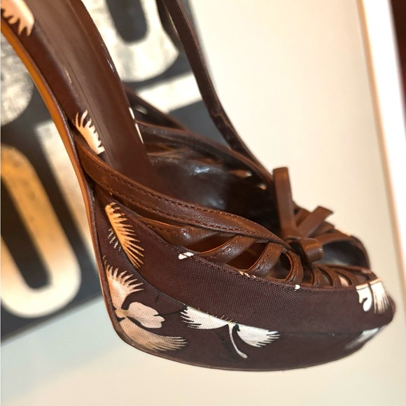 Gucci Floral Print Platform - Picture 4 of 12